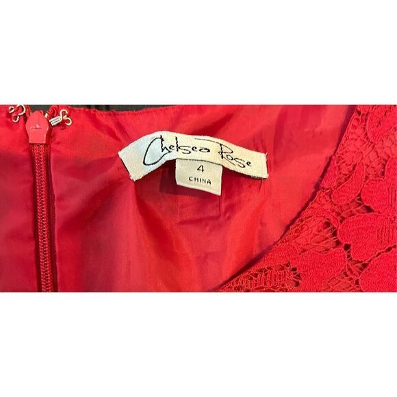 Chelsea Rose Lace Cocktail Dress - Picture 4 of 6